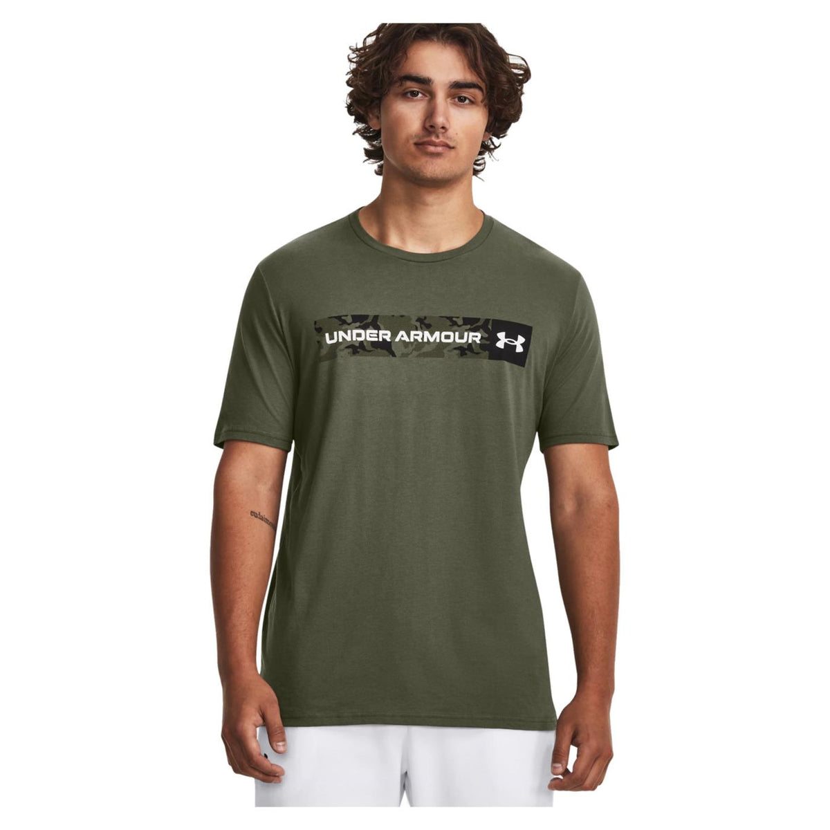 UNDER ARMOUR CAMO CHEST STRIPE SS TEE