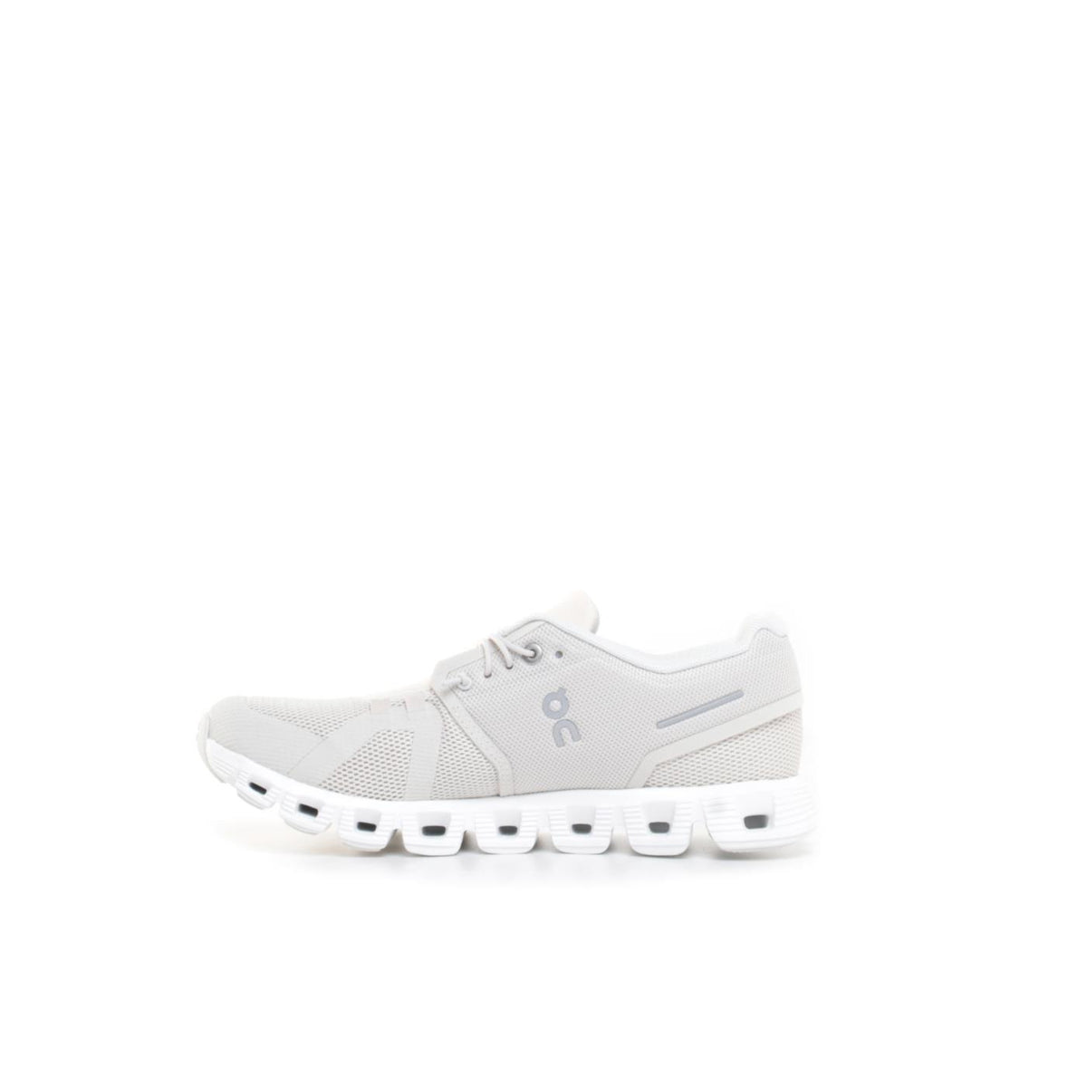 ON CLOUD 5 WOMAN