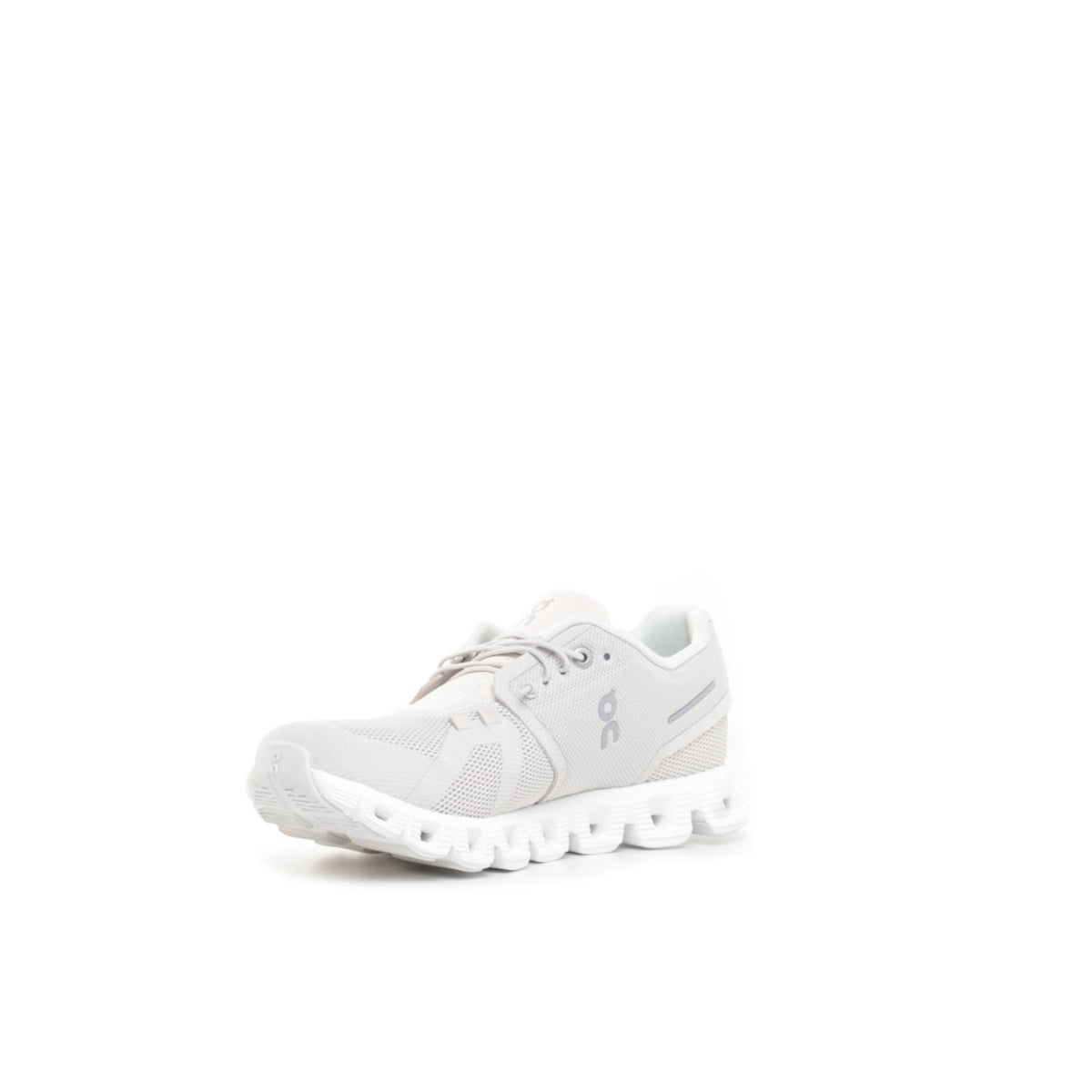 ON CLOUD 5 WOMAN