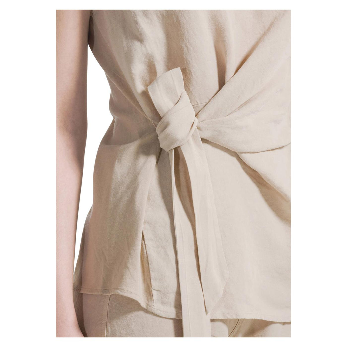 DEHA BLUSA SMANICATA CON NODO