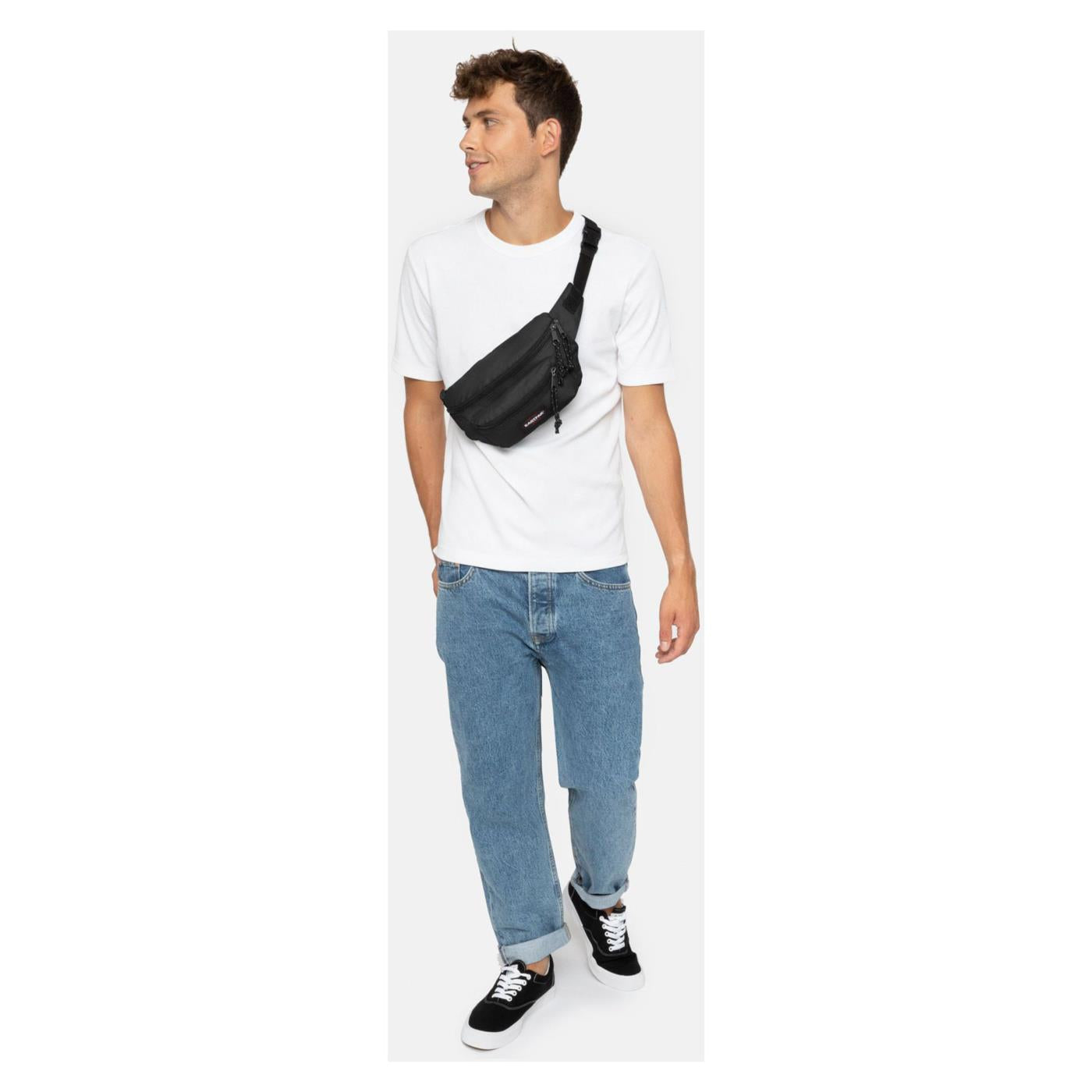 EASTPAK DOGGY BAG BLACK