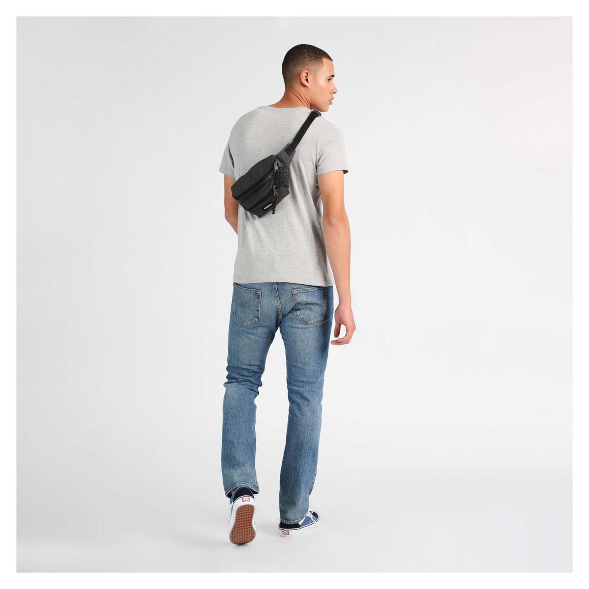 EASTPAK DOGGY BAG BLACK DENIM