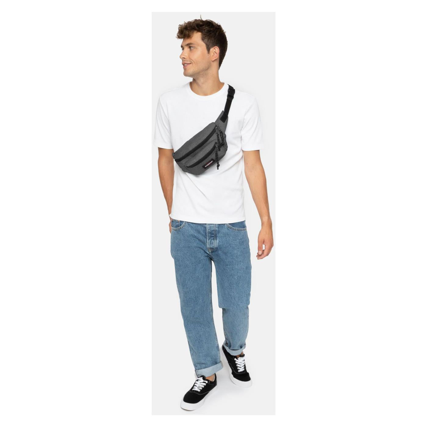 EASTPAK DOGGY BAG BLACK DENIM