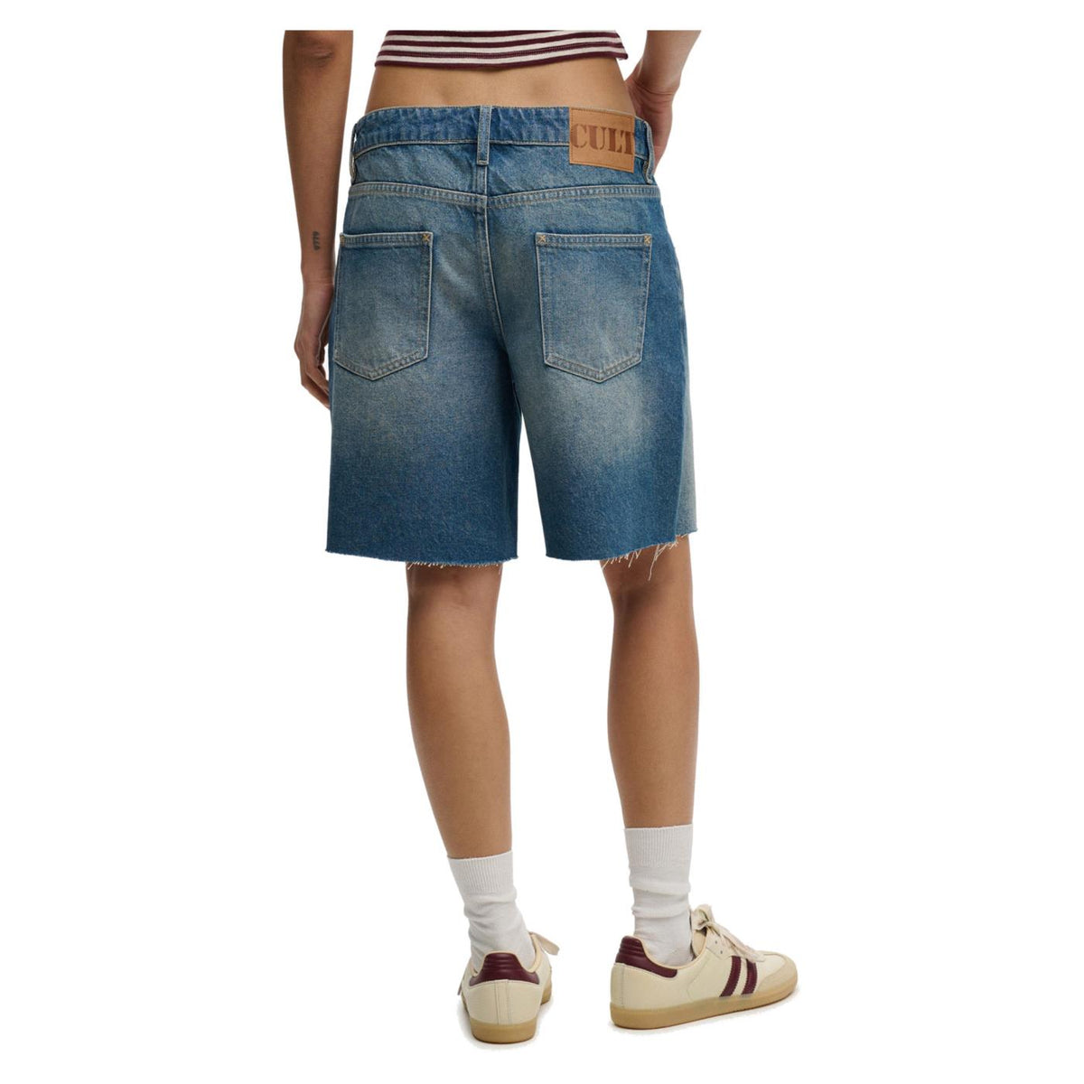 SUPERDRY MID RISE BAGGY SHORT - seconda immagine