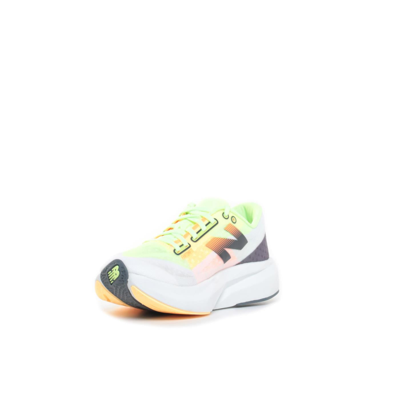 NEW BALANCE FUELCELL REBEL V4 WOMAN